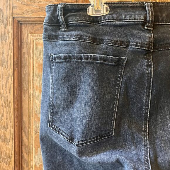 CAbi Jeans 3194 SKINNY Distressed Dark Wash Blue STRETCH Womens Size 14 Mid Rise - Picture 12 of 16